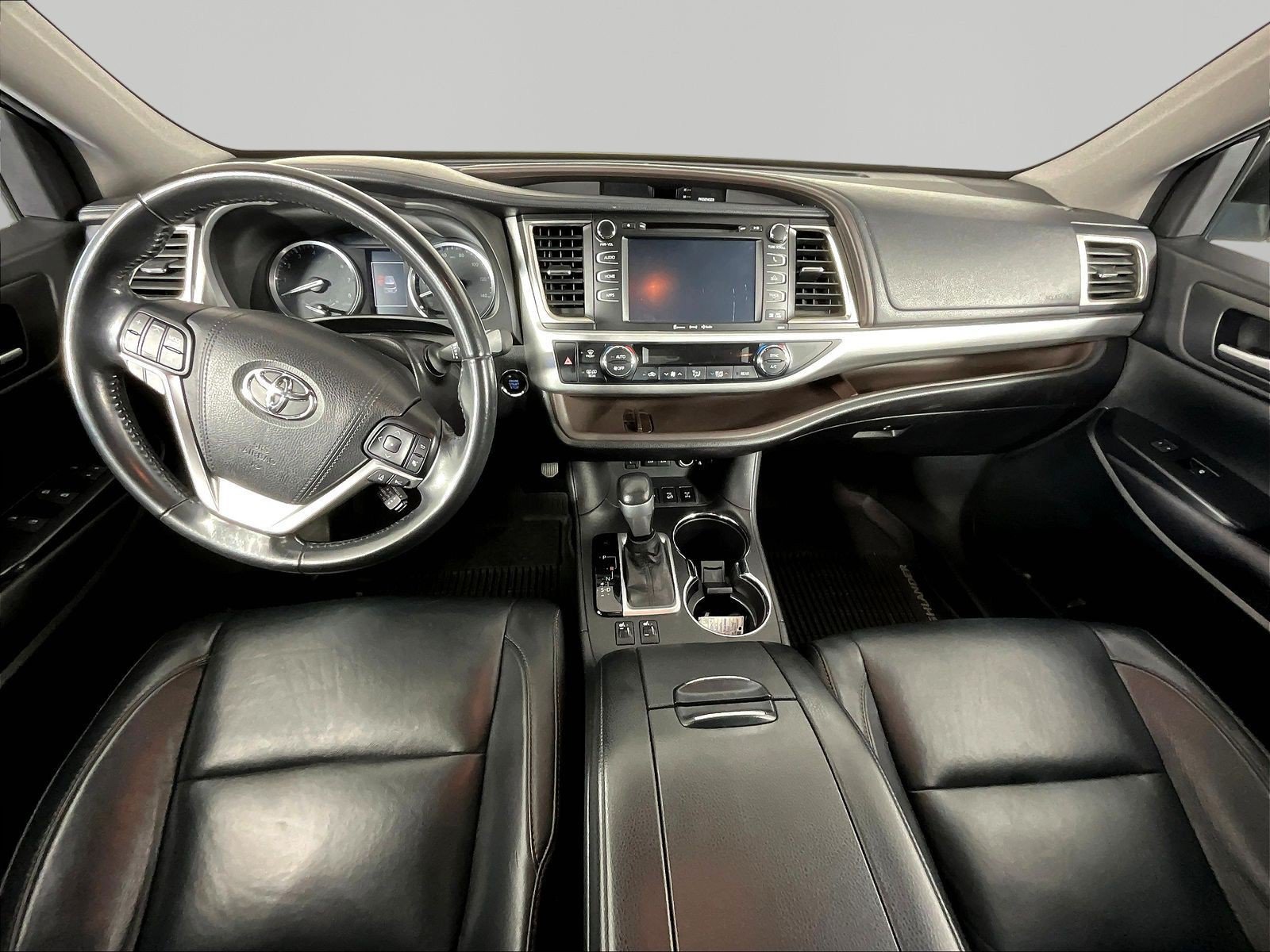 Used 2017 Toyota Highlander XLE AWD/4WD image 7