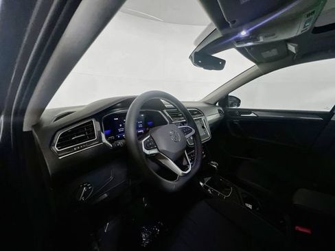 Used 2023 Volkswagen Tiguan SE FWD image 19