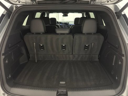 Used 2025 GMC Acadia AT4 w/ LPO, Floor Liner Package AWD/4WD image 6
