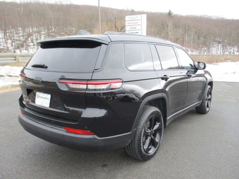 Certified 2023 Jeep Grand Cherokee L Laredo image 5