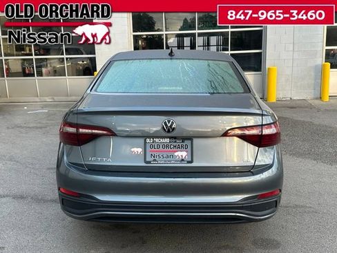 Used 2024 Volkswagen Jetta SE FWD image 6