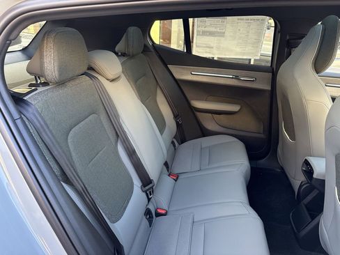 New 2026 Volvo EX30 Cross Country Ultra image 18