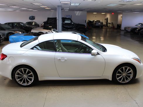 Used 2010 INFINITI G37 Sport w/ Premium Pkg image 32