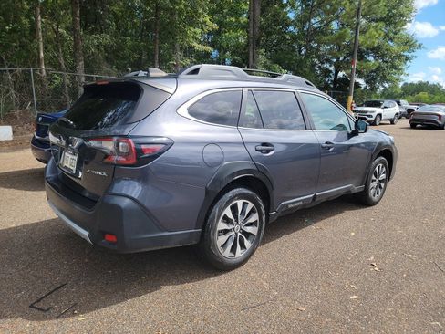 Used 2023 Subaru Outback Limited AWD/4WD image 6