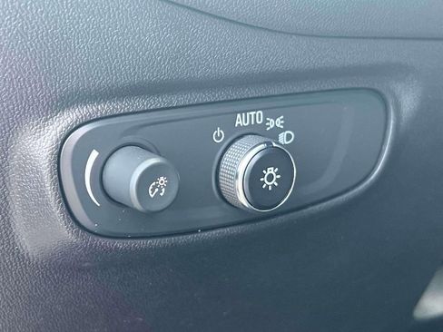 Used 2023 Chevrolet Equinox LT image 22