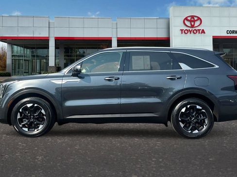 Used 2024 Kia Sorento S FWD image 7