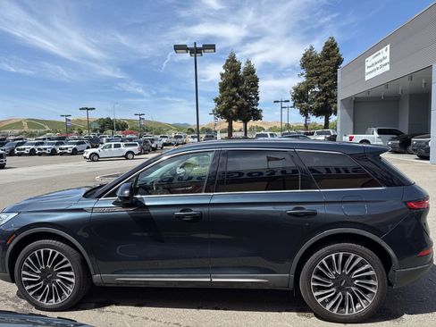 Used 2021 Lincoln Corsair Reserve w/ Equipment Group 201A FWD image 2