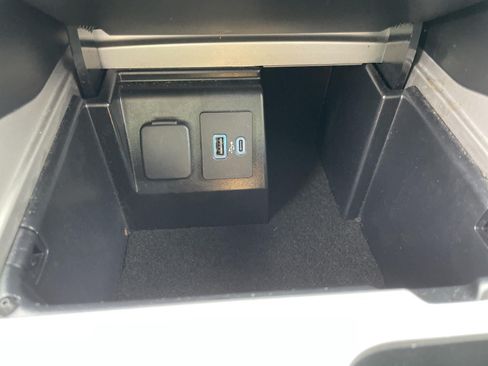 Used 2024 Ford Explorer Limited AWD/4WD image 21