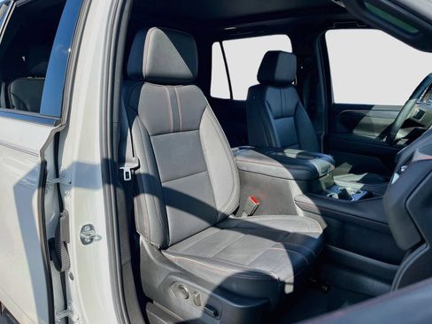 Used 2024 Chevrolet Tahoe RST w/ Luxury Package AWD/4WD image 31