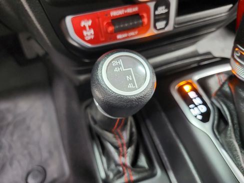 Used 2021 Jeep Gladiator Rubicon AWD/4WD image 26
