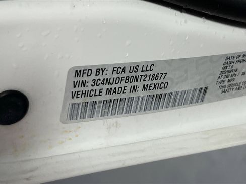 Used 2022 Jeep Compass Latitude w/ Sun and Sound Group AWD/4WD image 32