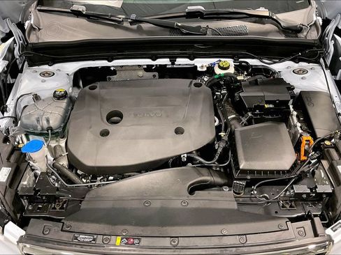 Used 2024 Volvo XC40 B5 Plus w/ Protection Package Premier AWD/4WD image 31