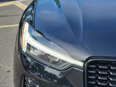 Certified 2023 Volvo XC60 B6 Ultimate w/ Climate Package AWD/4WD image 9