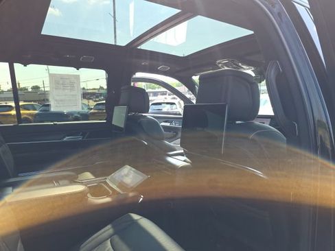 Used 2025 Jeep Grand Wagoneer L Series III w/ Rear Seat Video Group 1 AWD/4WD image 53