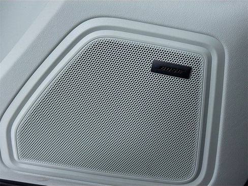 New 2026 Porsche Macan Turbo image 12