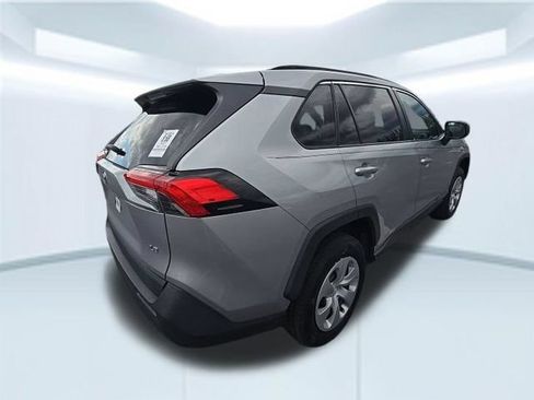 Used 2021 Toyota RAV4 LE FWD image 7