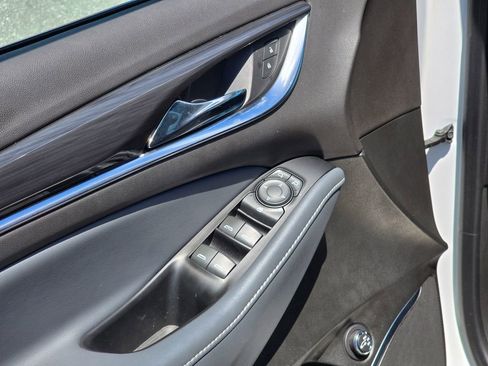 Certified 2023 Buick Enclave Essence FWD image 35