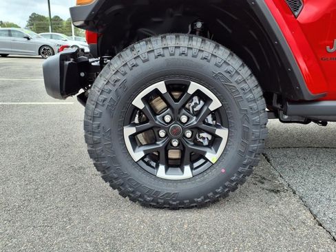 New 2025 Jeep Gladiator Rubicon w/ Convenience Group image 12
