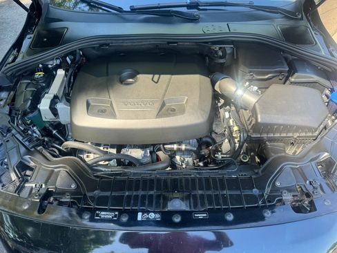 Used 2017 Volvo V60 T5 Cross Country Platinum AWD/4WD image 30