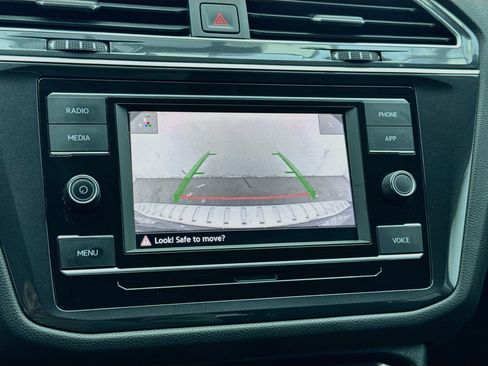 Used 2022 Volkswagen Tiguan S FWD image 10