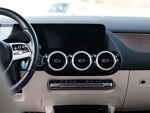 Certified 2022 Mercedes-Benz GLA 250 4MATIC image 20