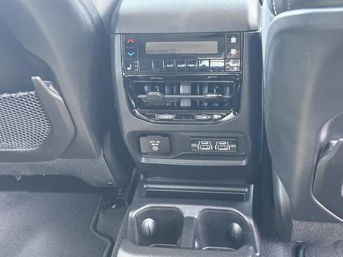 Used 2021 Jeep Grand Cherokee L Limited w/ Luxury Tech Group II image 14