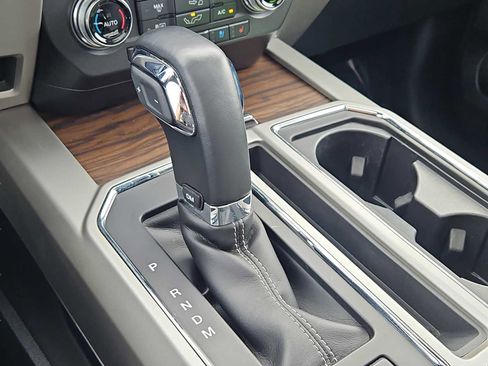 Used 2019 Ford F150 Lariat w/ Equipment Group 502A Luxury AWD/4WD image 28
