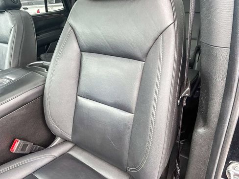 Used 2023 Chevrolet Tahoe Z71 w/ Luxury Package AWD/4WD image 20