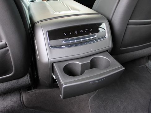 Certified 2022 Cadillac Escalade Sport Platinum AWD/4WD image 49