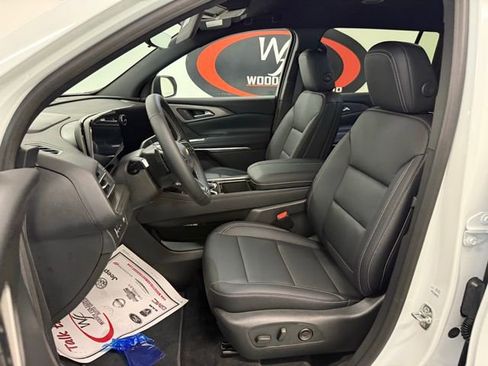 New 2026 Chevrolet Traverse LT image 12