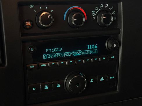 Used 2016 Chevrolet Express 2500 RWD image 50