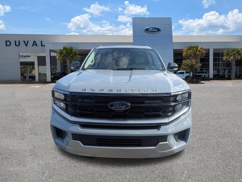 New 2025 Ford Expedition Max Platinum w/ Platinum Ultimate Package AWD/4WD image 9
