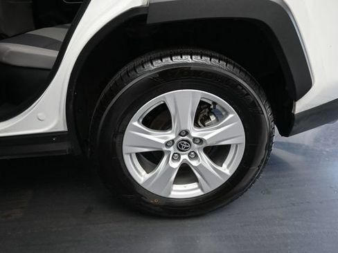 Used 2021 Toyota RAV4 XLE w/ Convenience Package AWD/4WD image 14