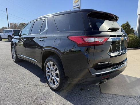 Used 2018 Chevrolet Traverse Premier image 2