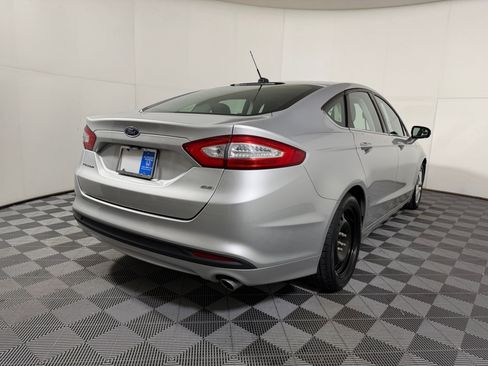 Used 2016 Ford Fusion SE FWD image 21