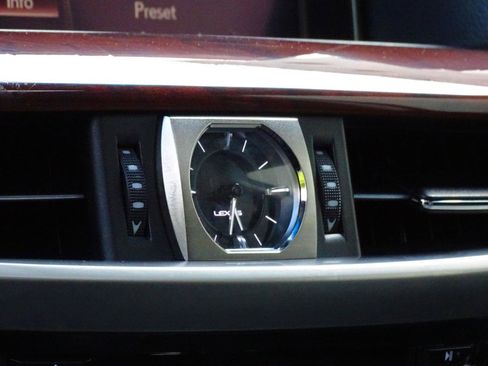 Used 2019 Lexus LX 570 4WD w/ Luxury Package image 38