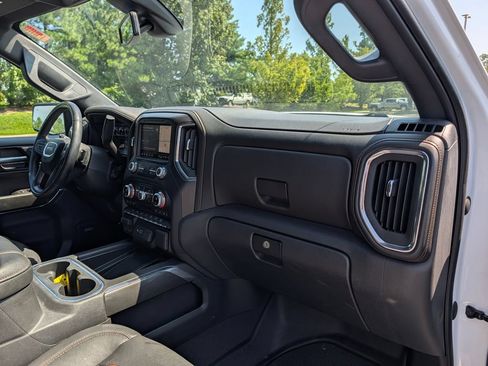 Used 2022 GMC Sierra 1500 AT4 w/ AT4 Premium Package AWD/4WD image 13