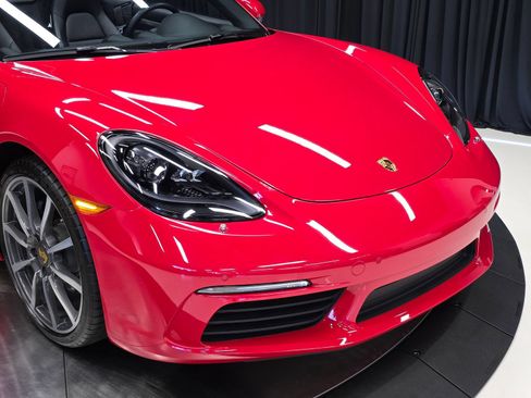 Used 2021 Porsche 718 Boxster RWD image 45