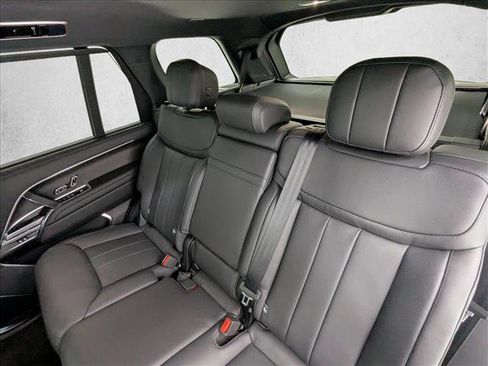 New 2026 Land Rover Range Rover Long Wheelbase SE AWD/4WD image 13
