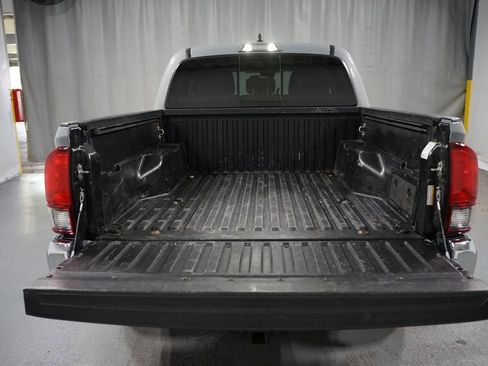 Used 2020 Toyota Tacoma SR5 RWD image 8