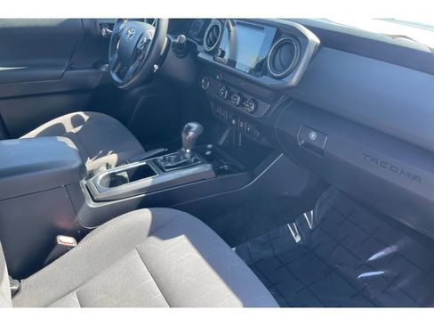 Used 2019 Toyota Tacoma TRD Off-Road w/ Technology Package RWD image 18