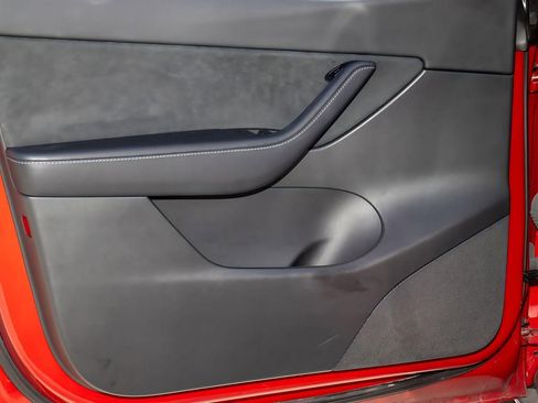 Used 2022 Tesla Model Y Long Range AWD/4WD image 15