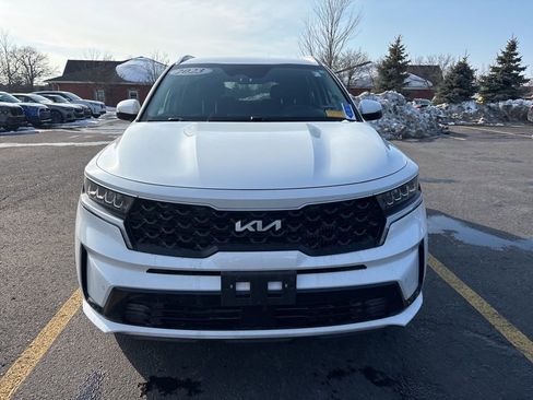 Used 2023 Kia Sorento EX image 9