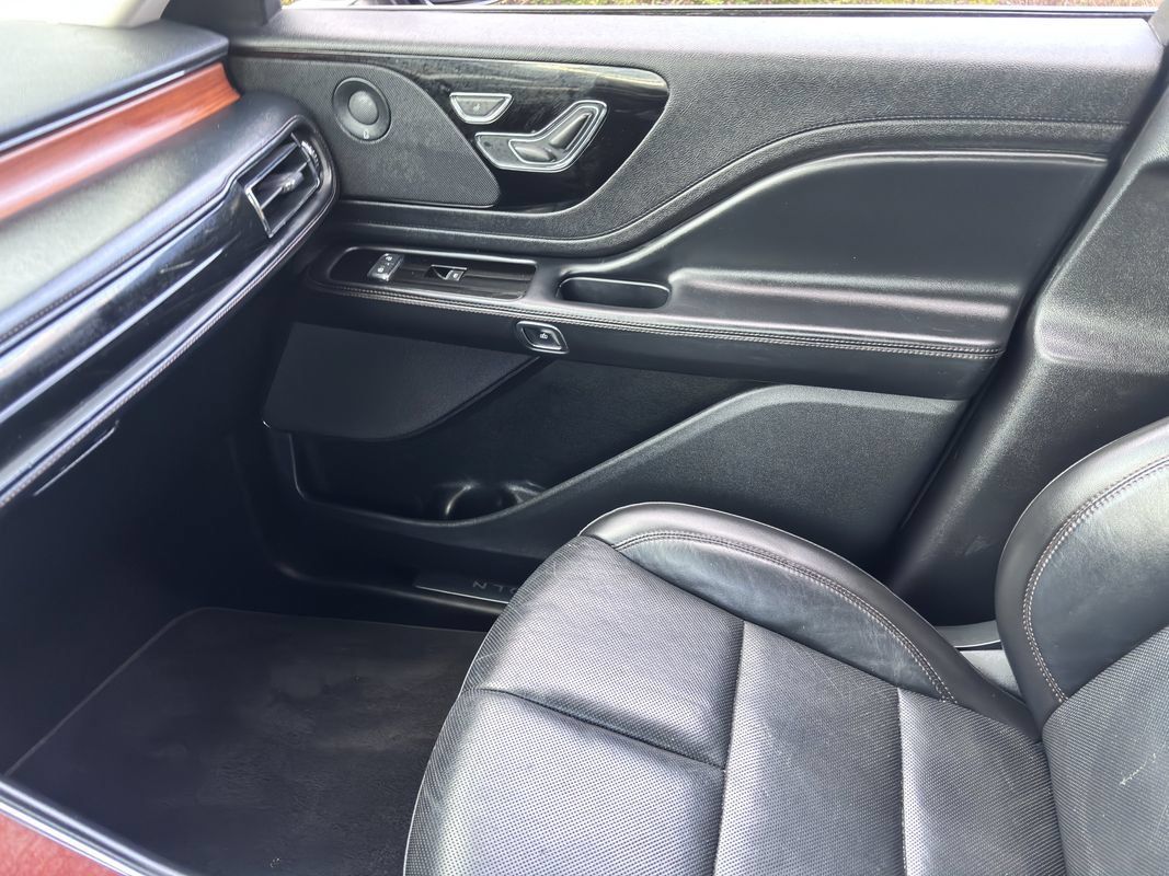 Used 2020 Lincoln Aviator Reserve RWD image 23