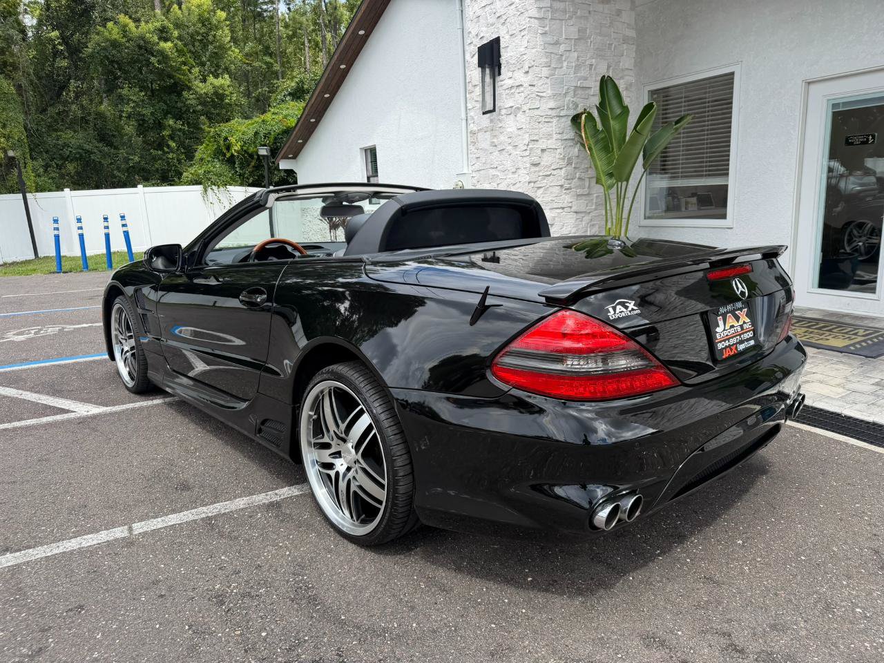 Used 2011 Mercedes-Benz SL 550 image 12