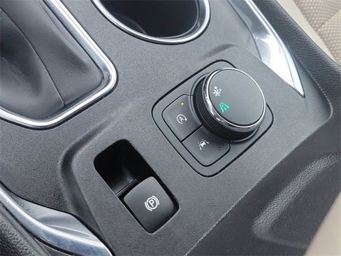 Certified 2023 Chevrolet Traverse LS image 31