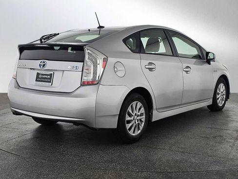 Used 2015 Toyota Prius Prime Advanced FWD image 3