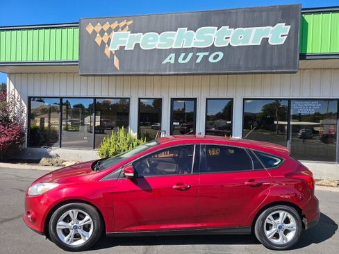 Used 2013 Ford Focus SE FWD image 1