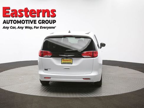 Used 2023 Chrysler Voyager LX image 37