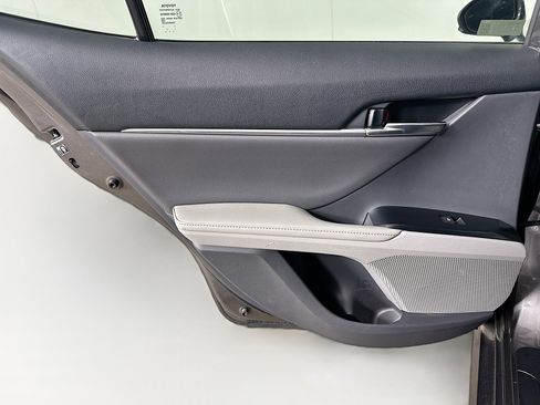 Used 2019 Toyota Camry XLE w/ Navigation Package FWD image 28